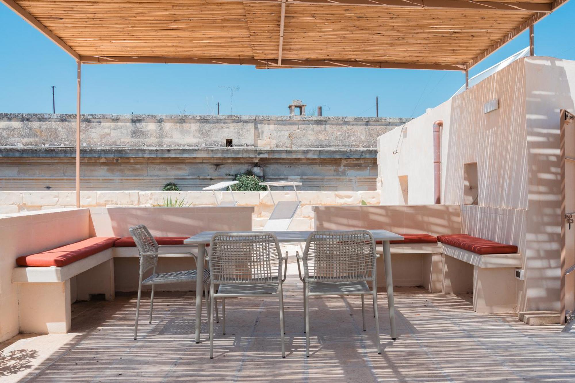 Margherita Apartment & Rooftop By Residence Colibri Лечче Екстер'єр фото
